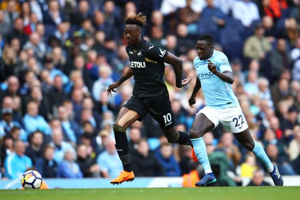 足球运动强 足球运动强